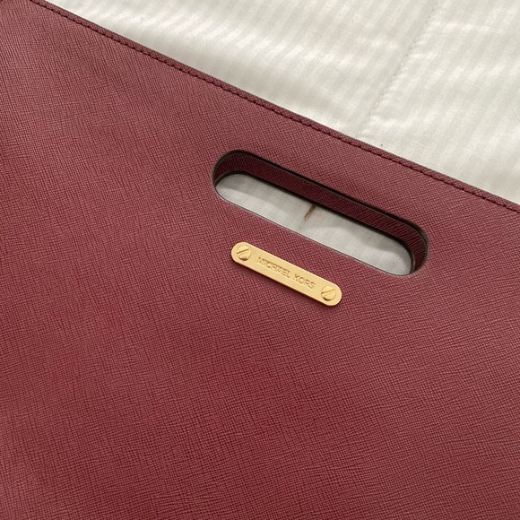 Michael Kors Clutch - Picture 3 of 7